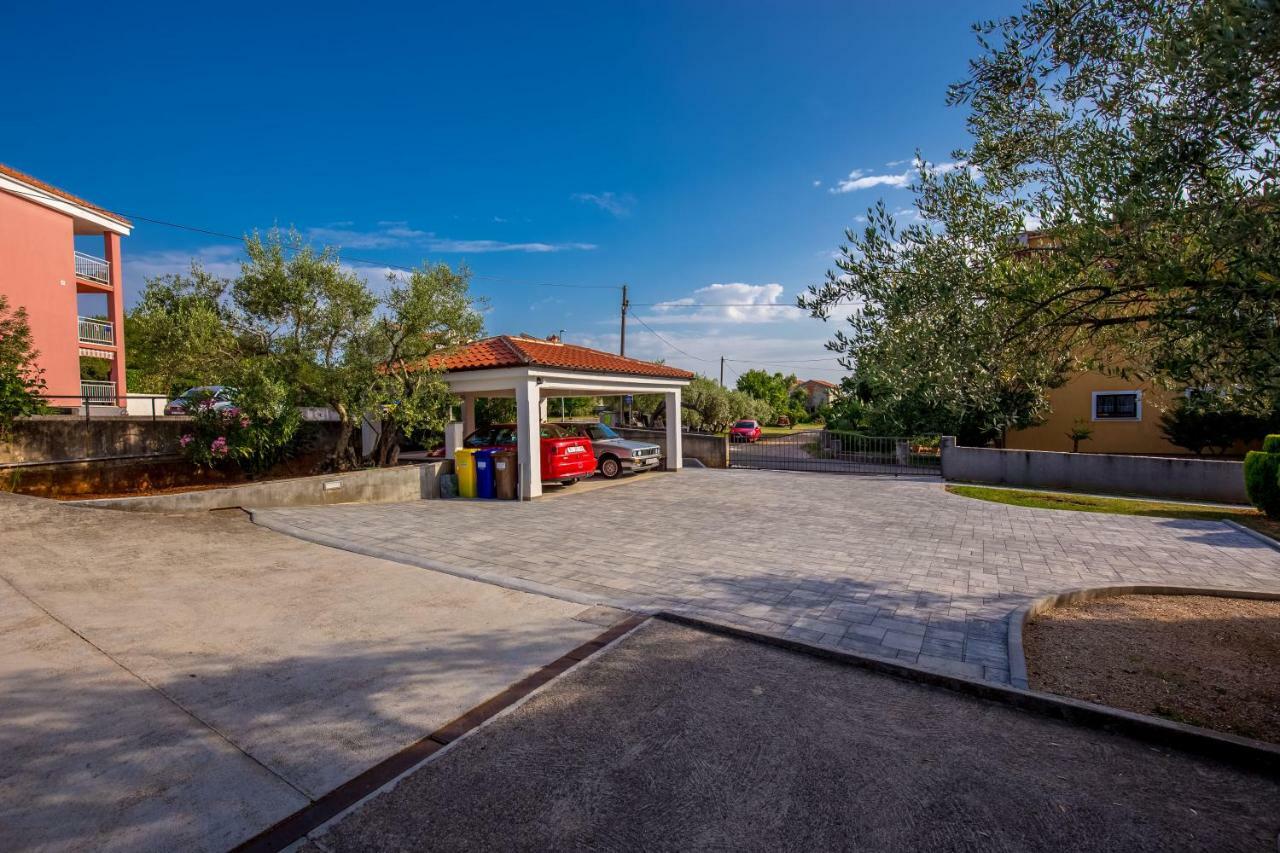 Sveti Vid-Miholjice Garden Paradise App מראה חיצוני תמונה